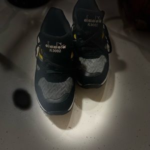 1 wear -Diadora boubke actions w/o box